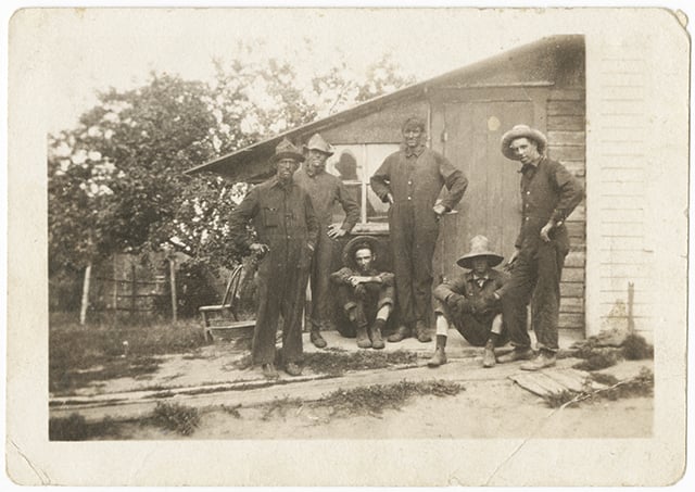 Threshing crew at Zadenak's, Bohemian Flats